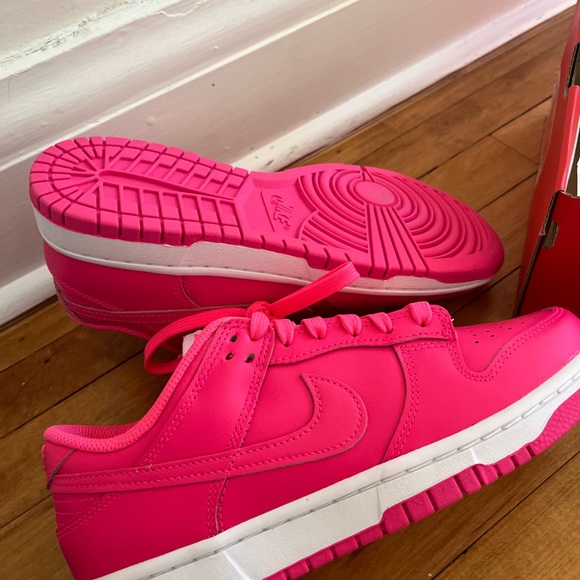 Pink Nike dunks - Picture 2 of 5